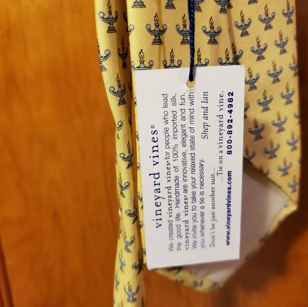 NWT Vineyard Vines Custom Collection silk neck tie - Picture 3 of 7